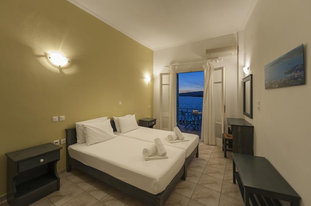 Angeliki Seaside Hotel Alikí Exteriör bild